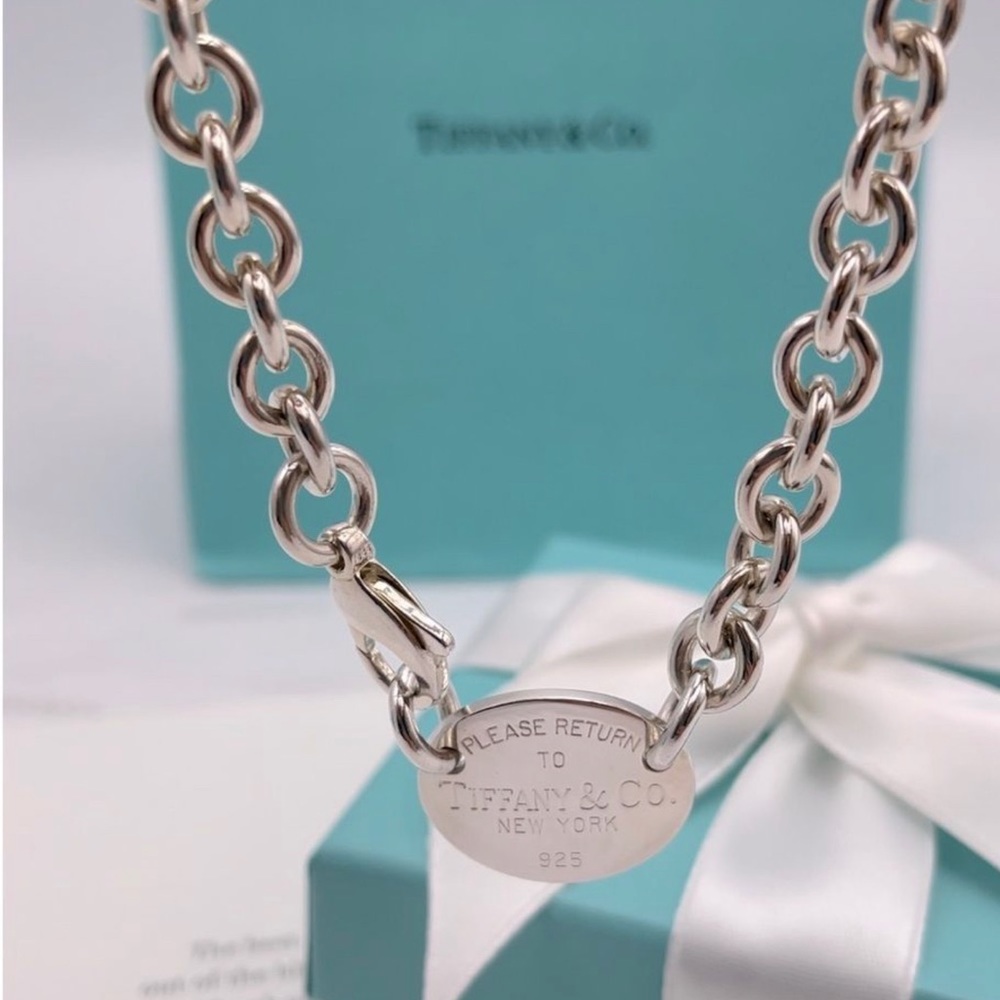 Tiffany & Co. Return to Tiffany Oval Tag Choker Necklace Silver W/ Pouch & Box